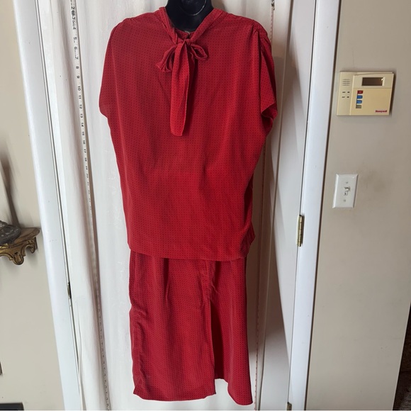 Vintage Red Bonwit Teller Silk Set - Picture 3 of 16